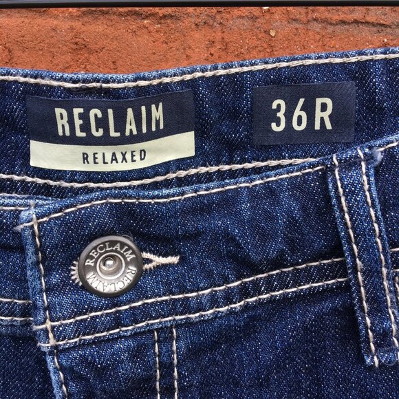 Reclaim Jeans Mens Size 36 Relaxed Fit Dark Wash Fade Whiskering - Picture 3 of 13